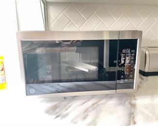 Brand New. Never Used GE Microwave.
