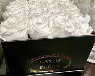 VENUS ET FLEUR REAL ETERNITY ROSES!  WE'VE GOT 3 DIFFERENT ONES.  THESE RETAIL FOR OVER $200!  THEY LAST!!!