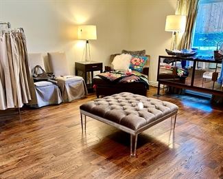 LARGE MASTER BEDROOM!