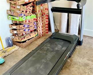 PRO-FORM FIT TRAINER 8.0  TREADMILL ONLY USED A FEW TIMES.