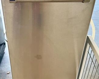 THIS KITCHEN AID ICE MAKER SELLS FOR OVER $2000!  NOT OUR PRICE!