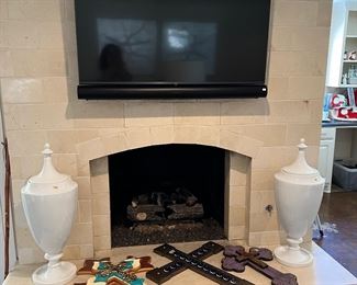 LOTS OF FLAT SCREENS IN THIS HOUSE AND NEWER ELECTRONICS.