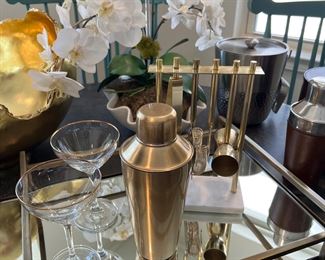 FUN BAR WARE.  LOVE THE TRAY!