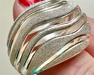 MONT BLANC STERLING PIERCED RING.  REALLY REALLY PRETTY!  MONT BLANC IS KNOWN FOR IT'S VERY UPSCALE PENS.