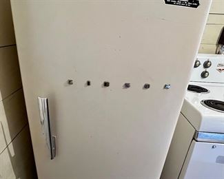 Vintage Gibson refrigerator - works! 