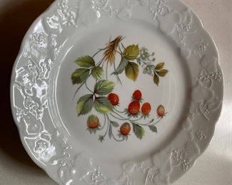 Set of 4 vintage Dansk plates