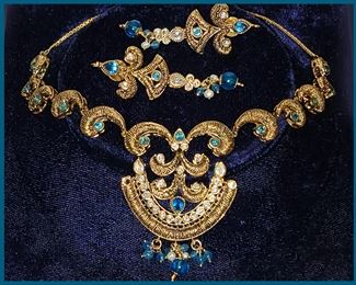 Very Pretty Set; Necklace and Earrings