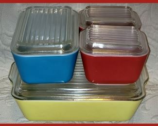 Pyrex Refrigerator Dishes in Very Good Condition