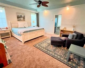 Ethan Allen Robyn 
Cirrus White finish with distressing 
King 92.5" l x 80.5" w x 52.5" h
King Headboard/Footboard: 173 lbs 
King Bed Rails: 36 lbs
King Sleep Number Mattress 2 controls