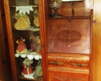 Pretty vintage oak side-by-side with beveled mirorr