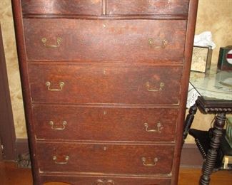Early Bureau with 4 drawers and 2 top drawers