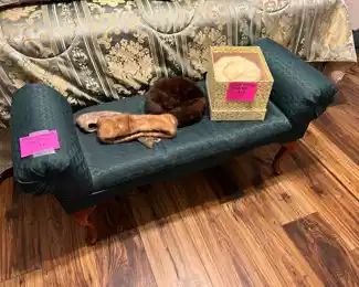 Mink Hats, Bed bench