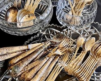 SO MUCH FLATWARE HERE!