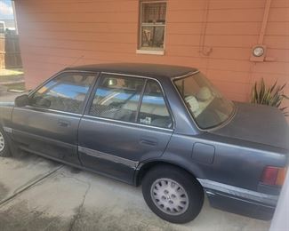 1998 Honda Civic LX only 87,000 miles! Taking offers until 1pm on Saturday!
Car runs good, AC works, car runs, needs back brakes and auto door locks don't work but you can lock the car with the key.