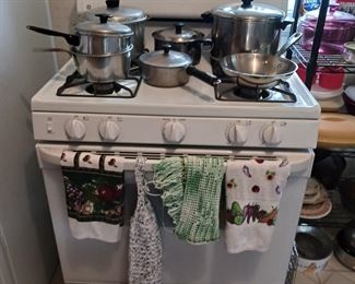 GE  Gas Stove 