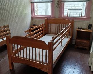 Another Nice Oak Twin Bed