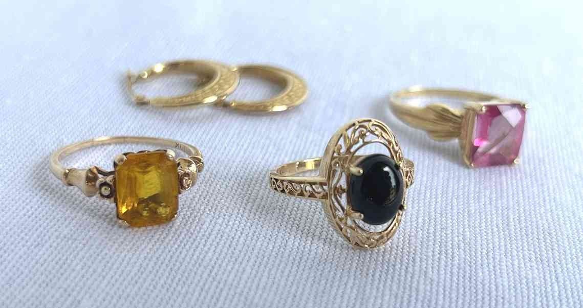 10k , S14K, 14KP, D14K 3 Gold Rings Pair Of Earrings