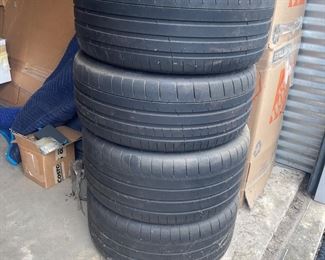 Pilot super sport tires 265/40
500 for all