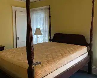 Four Poster Bed 