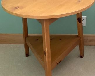 Pine lamp table
