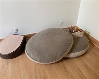 Dog beds and step