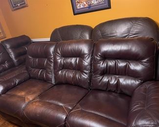 Matching Sofa & Loveseat