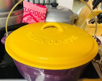 LSU Tigers Purple & Gold 16Qt  Cajun Classic  Cast Iron  Dutch Oven with Lid
