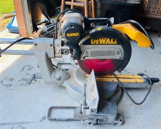 Dewalt 12" Sliding Compound Miter Saw