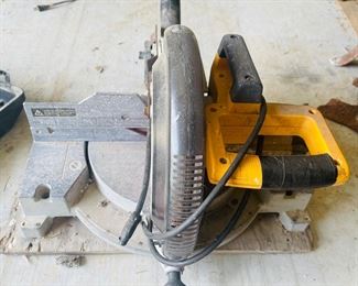 Dewalt 12" Compound Miter Saw