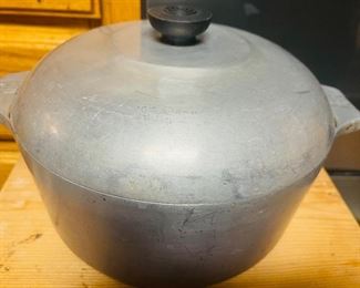Vintage Wagner Ware Magnalite Dutch Oven with Lid