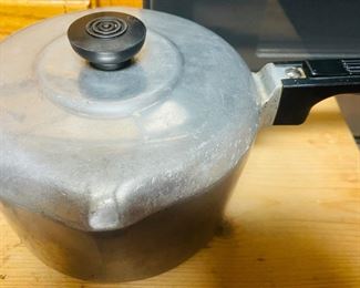 Vintage Wagner Ware Magnalite Pot with Lid - #4683P