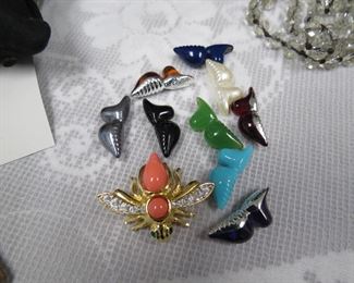 Joan Rivers bee pin.