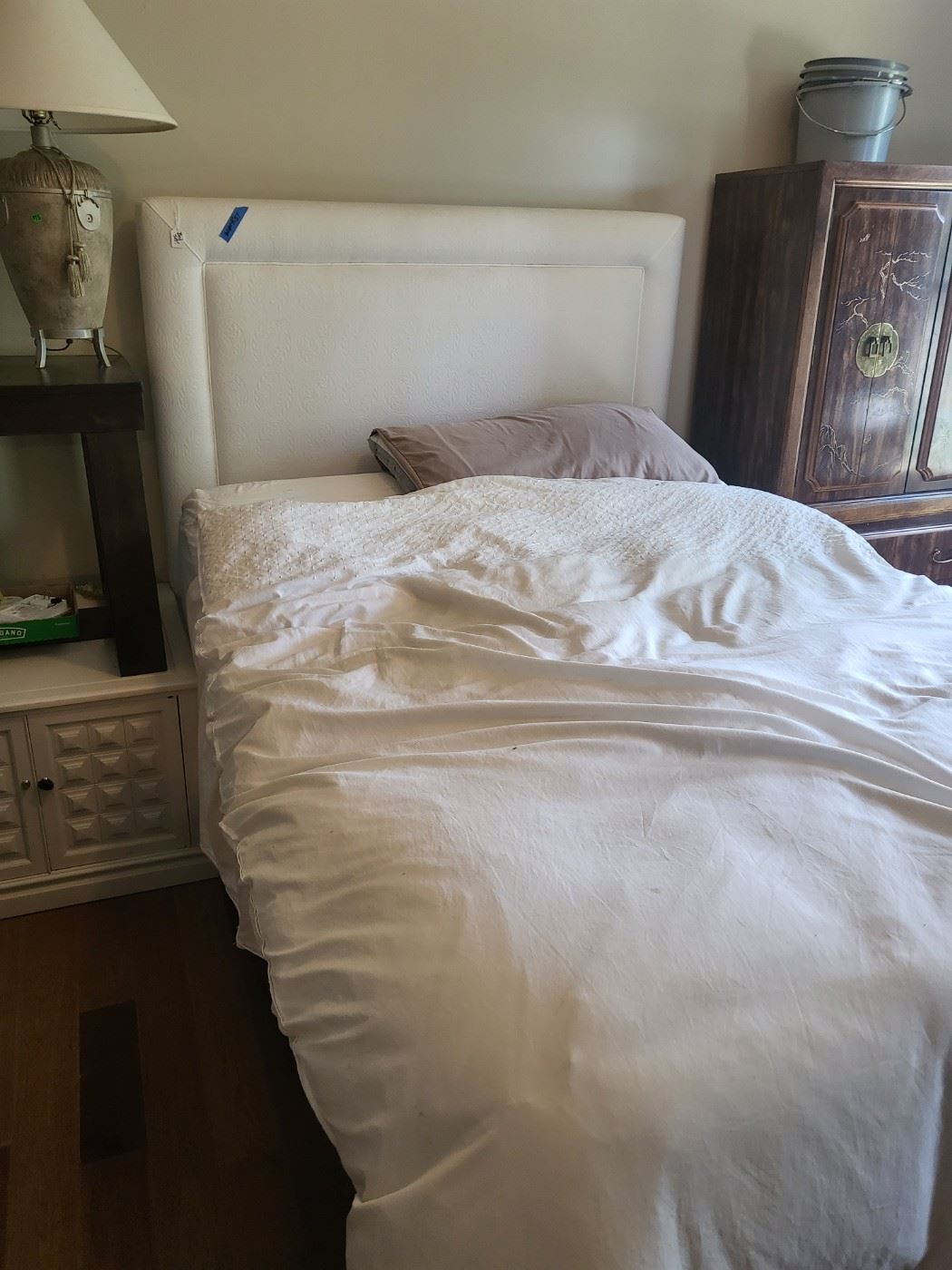 Estate sale by Joan and don, Tisha in Saint Louis, MO starts on 6/30/2023