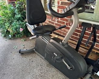 Recumbent exercise bike