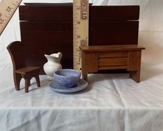 Decor Items and Lockbox