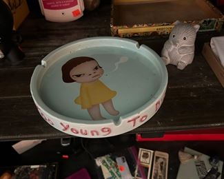 Yoshitomo Nara ashtray "Too Young To Die"