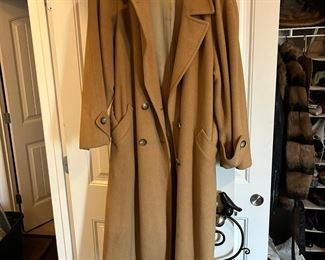 Regency pure camel hair coat