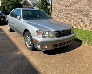 1999 LEXUS LS4, 4 Dr, (Only 116,042 miles) VIN # JT8BH28F7X0158611  V8, 4.0 Liter Engine, Automatic 5 Speed Transmission, RWD Car will sell to highest offer by noon on Saturday. email or text for details. Duplicate title is on the way. Will be here before Saturday!
