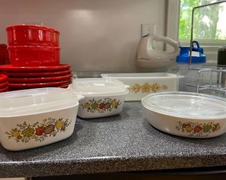 Vintage Corning ware “Spice of life”
And vintage pyrex. 