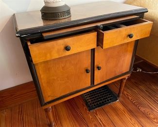 Matching dresser/table to the 2 twin beds, also from Germany