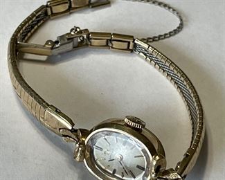 Ladies Longines - Wittnauer 14 kt gold wristwatch