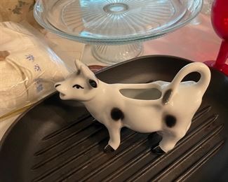 Ceramic cow creamer