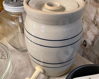 Crock beverage dispenser 