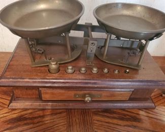 Apothecary - Balance Scale with Weights!