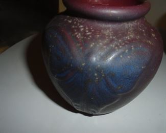small vase 3-4 inches tall