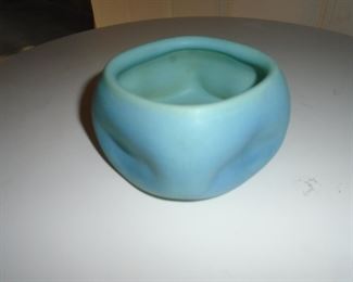 Short bowl 4 inches diameter 2 1/4 inch tall