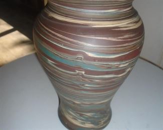 Niloak swirk vase 1910-1930 7 1/4 inches tall