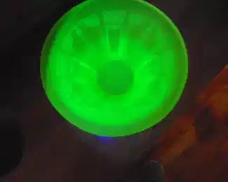 Depression bowl (uranimum glass)