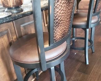 2 bar stools