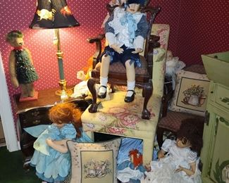 Dolls, dolls & more dolls